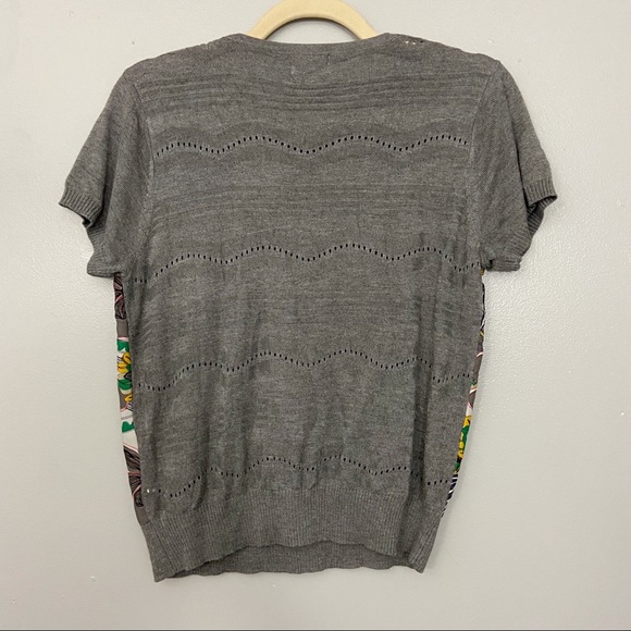 YAL New York Mixed Media Floral Gray Knit Top - Picture 3 of 4